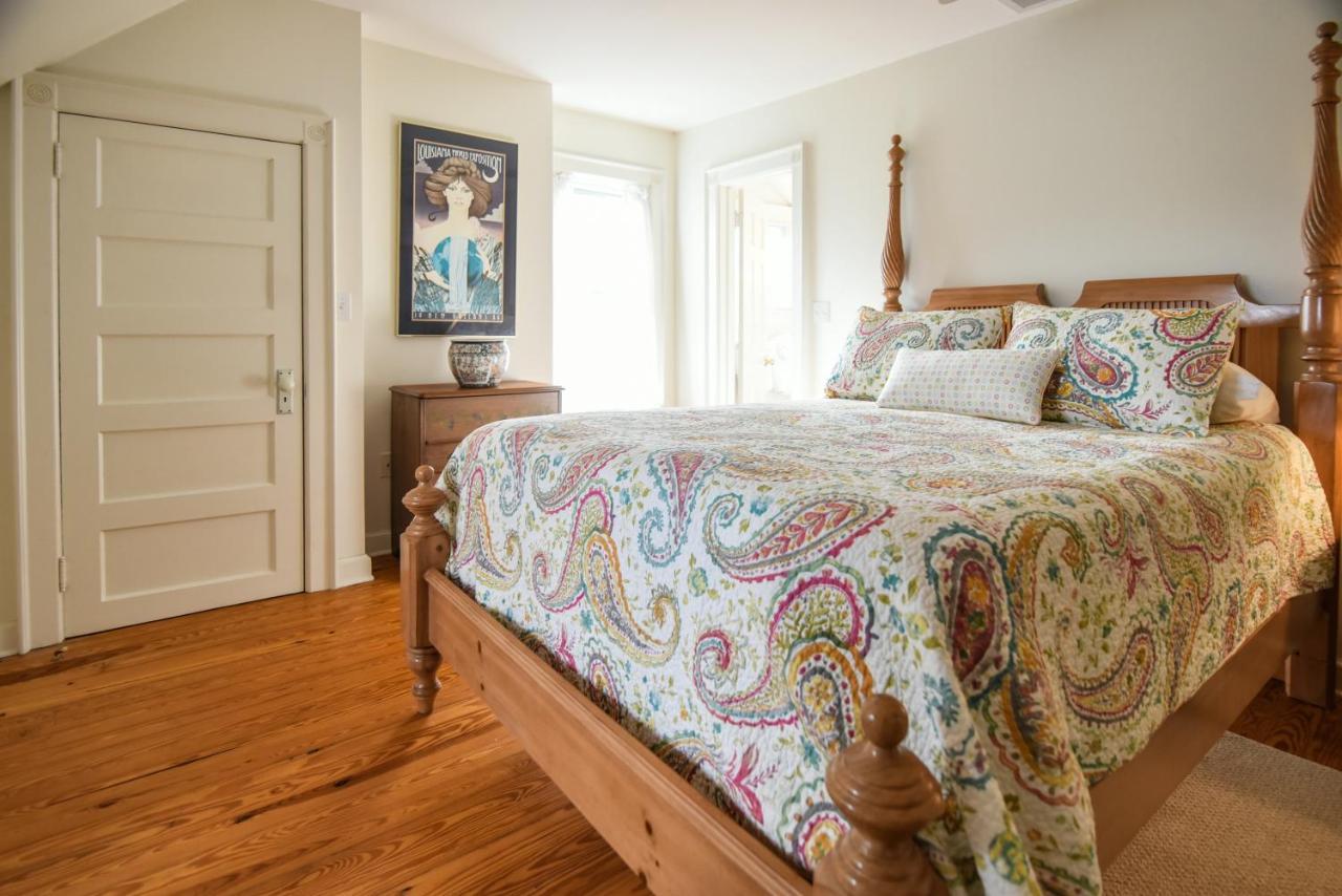 Love Lane Bed & Breakfast 웨인즈빌 외부 사진