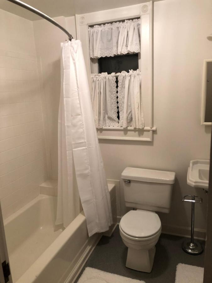 Love Lane Bed & Breakfast 웨인즈빌 외부 사진