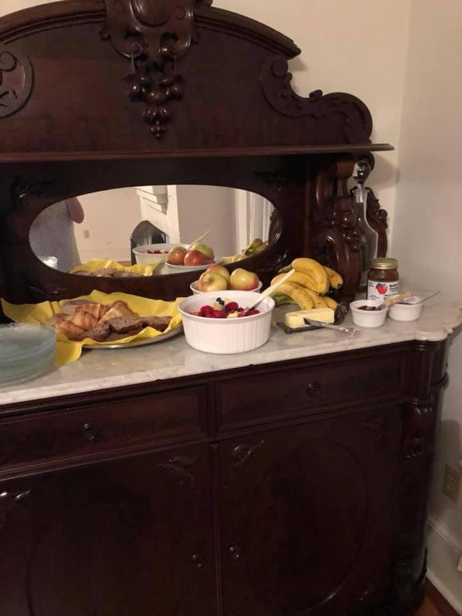 Love Lane Bed & Breakfast 웨인즈빌 외부 사진